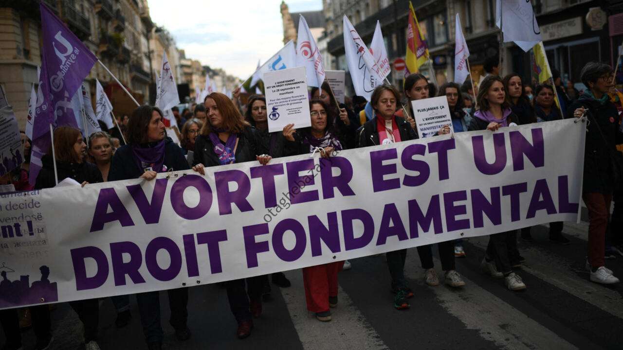 در مسیر سختی برای ثبت حقوق سقط جنین در قانون اساسی فرانسه